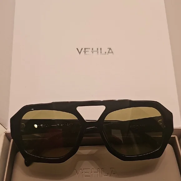 UNISEX Vehla Dark Frame RIVER Black/Khaki Sunglasses - Picture 2 of 13